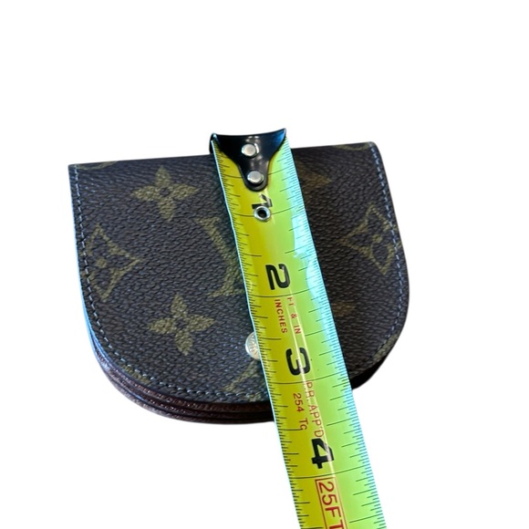 Louis Vuitton Monogrammed Coin Holder in Brown and Gold - Picture 9 of 9